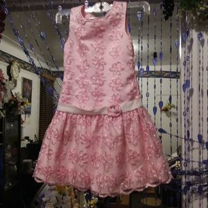 ADORABLE Nannette girl  PINK / WHITE DRESS WORN A FEW TIME SIZE 6 100% POLYESTER